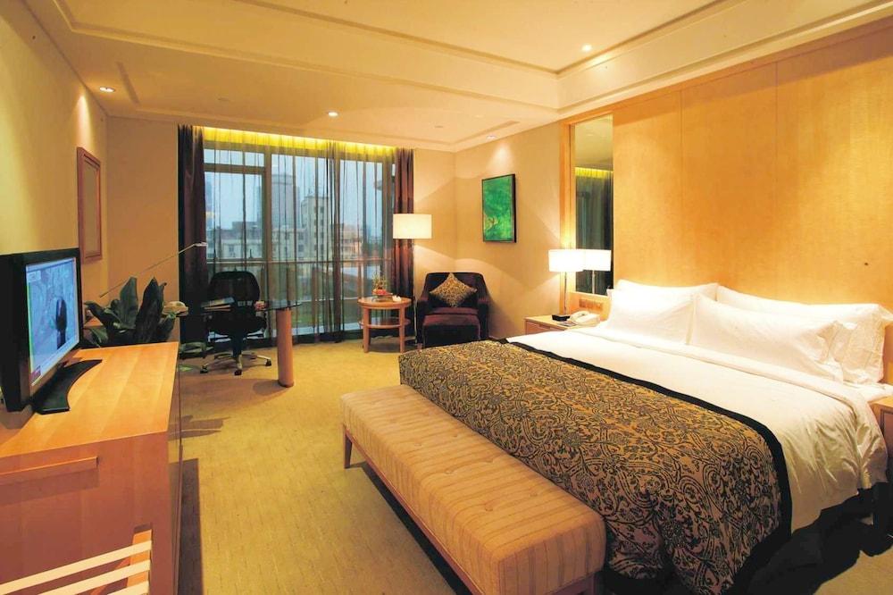 Wyndham Grand Plaza Royale Нинбо